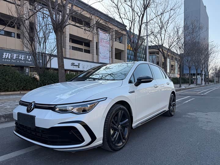 Фото 1 - Volkswagen Golf