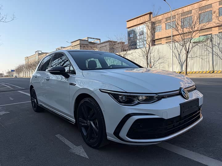 Фото 3 - Volkswagen Golf