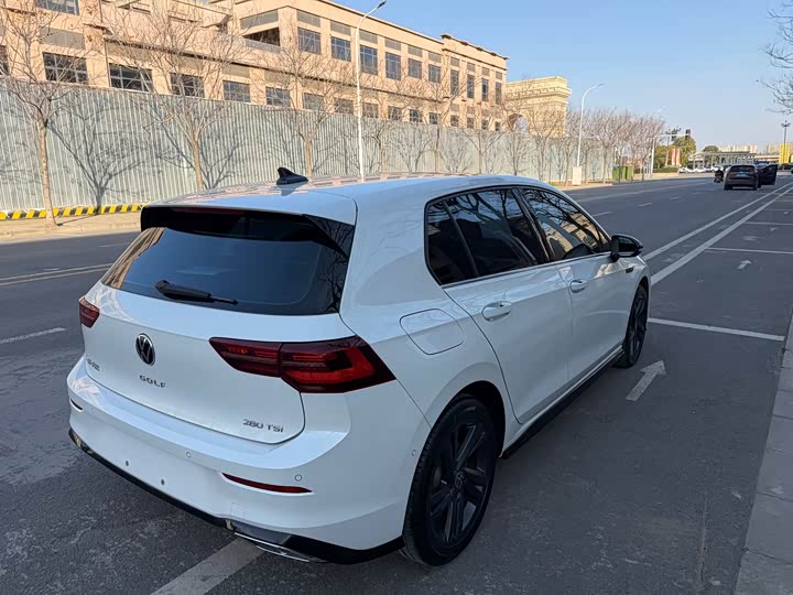 Фото 4 - Volkswagen Golf