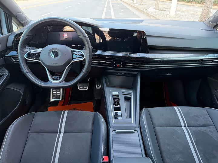 Фото 9 - Volkswagen Golf