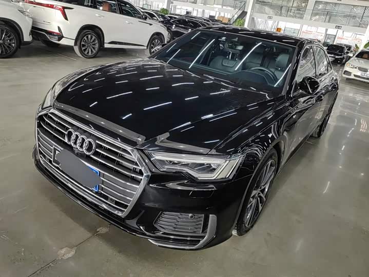 Фото 1 - Audi A6L