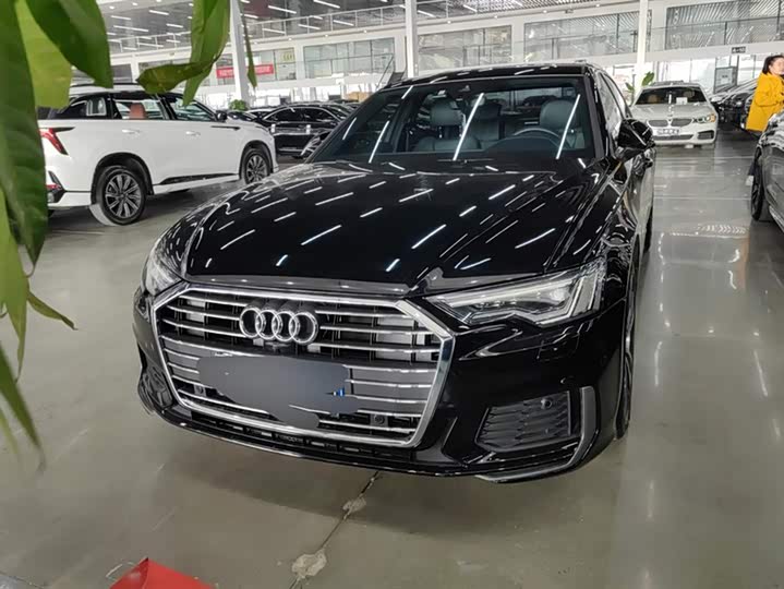 Фото 2 - Audi A6L