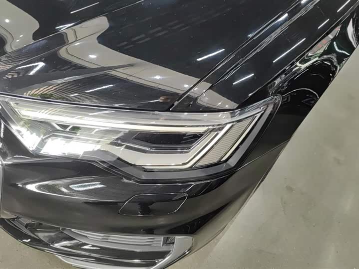 Фото 5 - Audi A6L