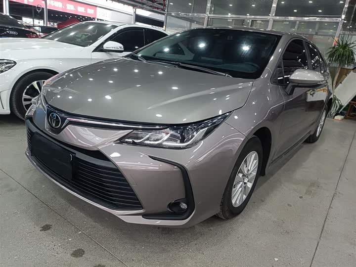 Фото 1 - Toyota Corolla