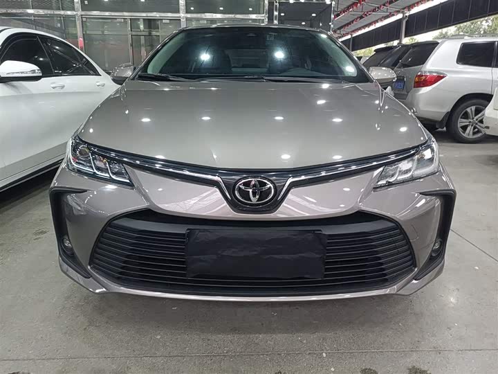 Фото 3 - Toyota Corolla