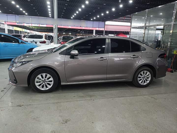 Фото 5 - Toyota Corolla