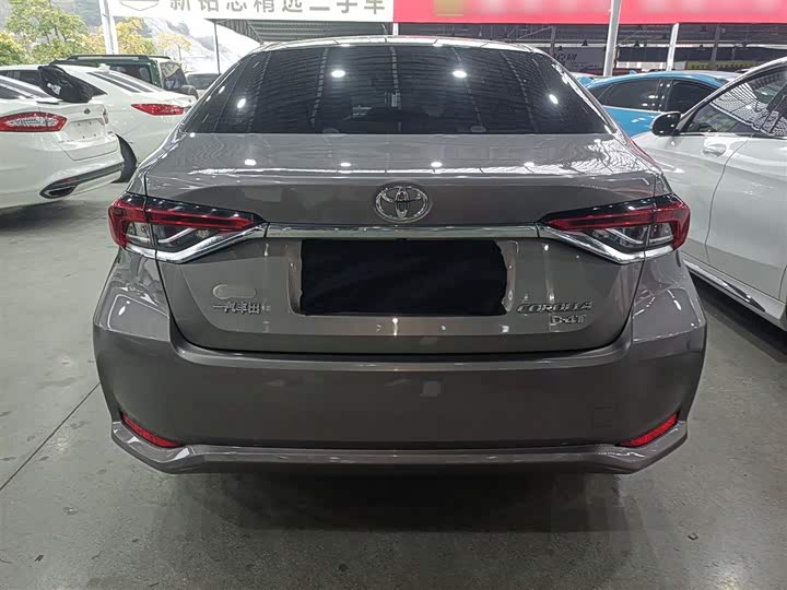 Фото 6 - Toyota Corolla