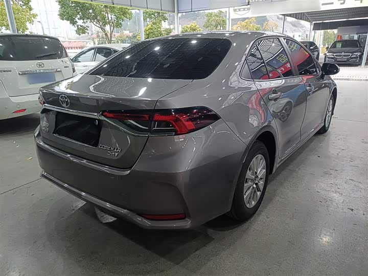 Фото 7 - Toyota Corolla