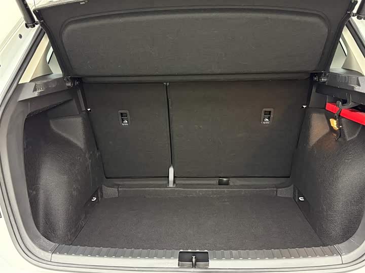 Фото 7 - Volkswagen Tharu