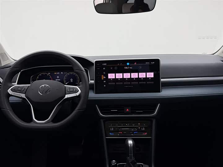 Фото 9 - Volkswagen Tharu