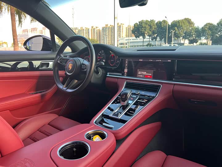 Фото 7 - Porsche Panamera