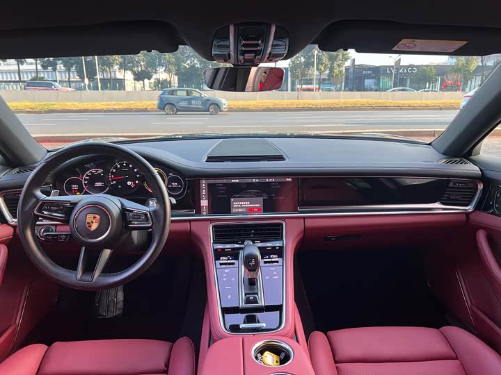 Фото 8 - Porsche Panamera