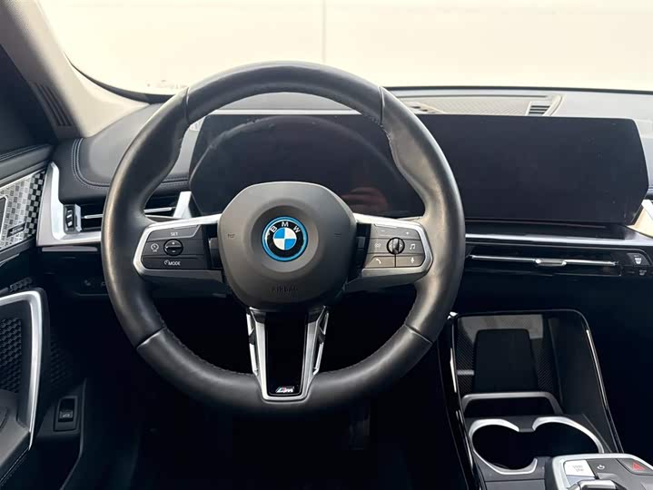Фото 8 - BMW iX1