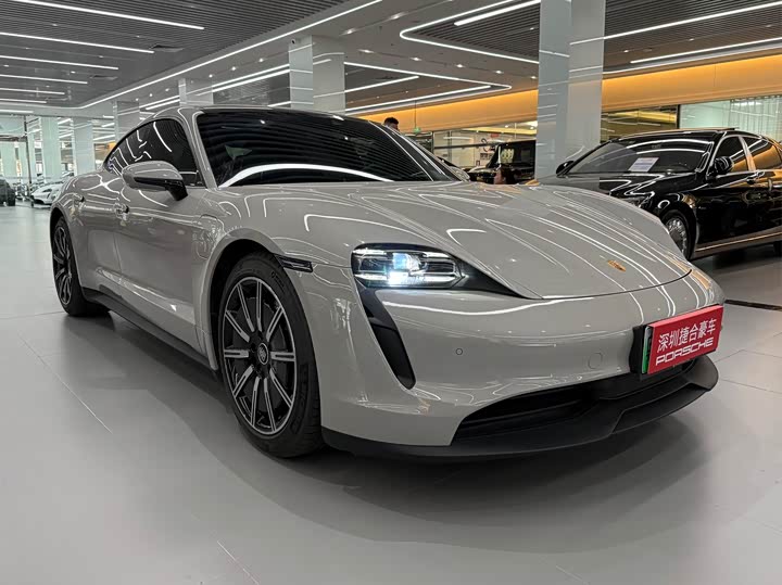 Фото 3 - Porsche Taycan