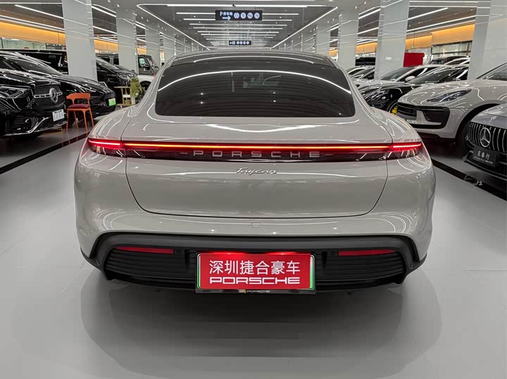 Фото 5 - Porsche Taycan