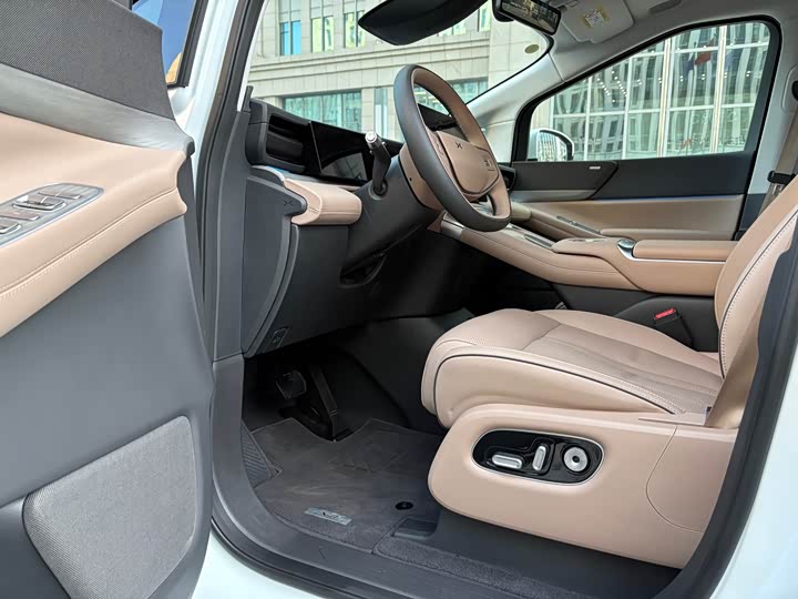 Фото 6 - XPeng X9