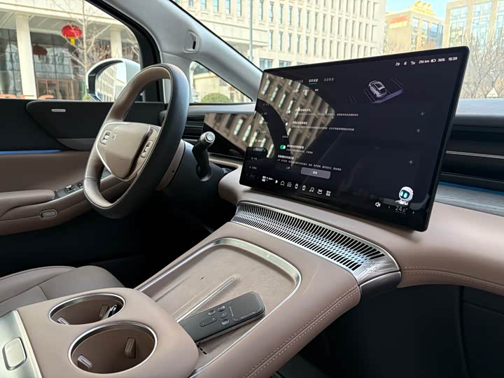 Фото 8 - XPeng X9