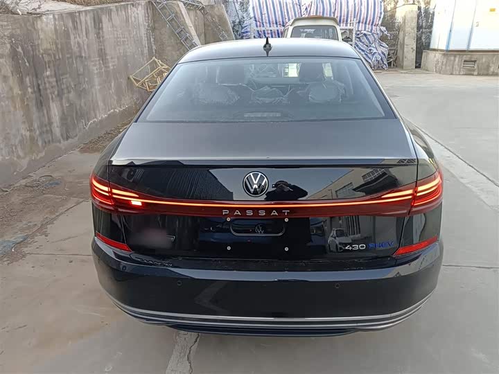 Фото 6 - Volkswagen Passat Hybrid