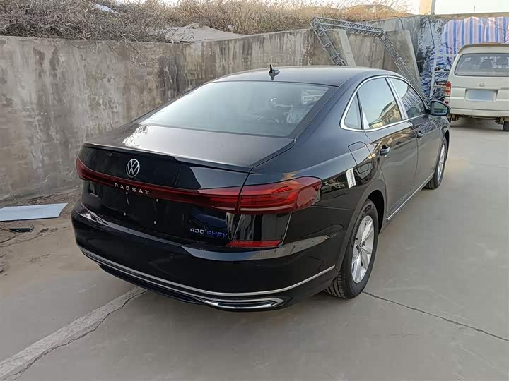Фото 7 - Volkswagen Passat Hybrid