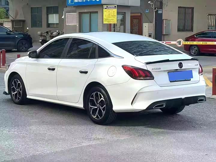 Фото 7 - MG Motor 5