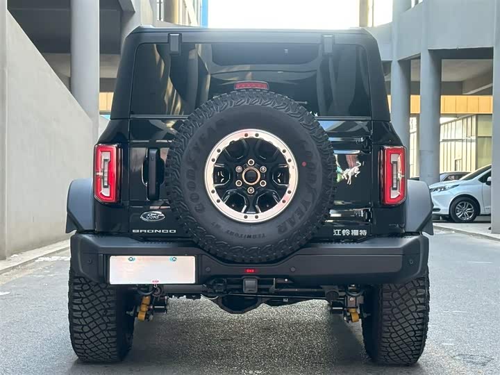 Фото 4 - Ford Bronco