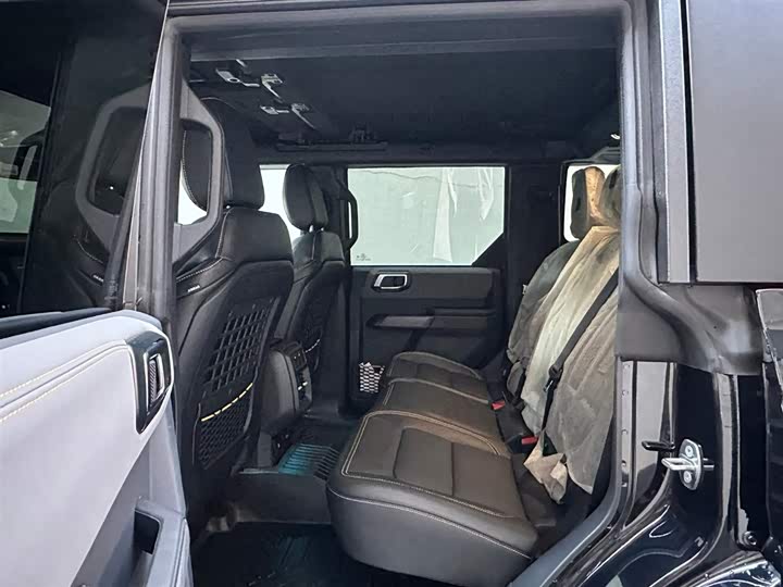 Фото 8 - Ford Bronco