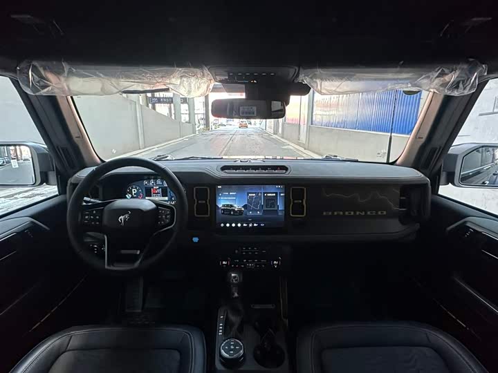 Фото 9 - Ford Bronco