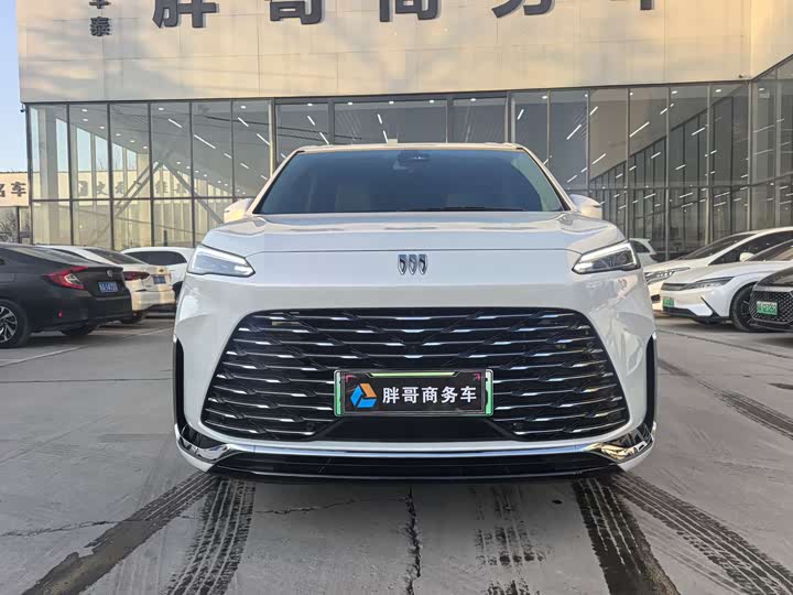 Фото 2 - Buick GL8 Hybrid