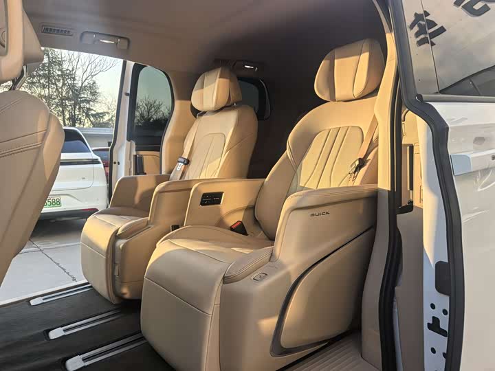 Фото 4 - Buick GL8 Hybrid