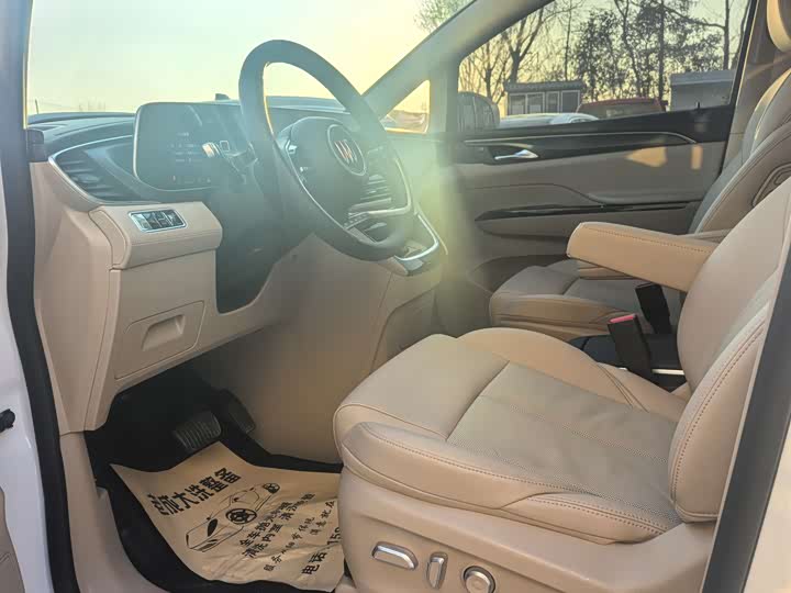 Фото 5 - Buick GL8 Hybrid