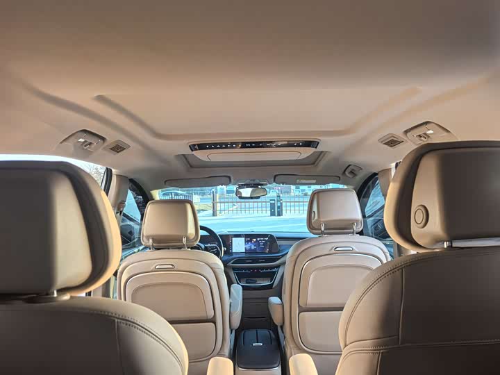 Фото 7 - Buick GL8 Hybrid