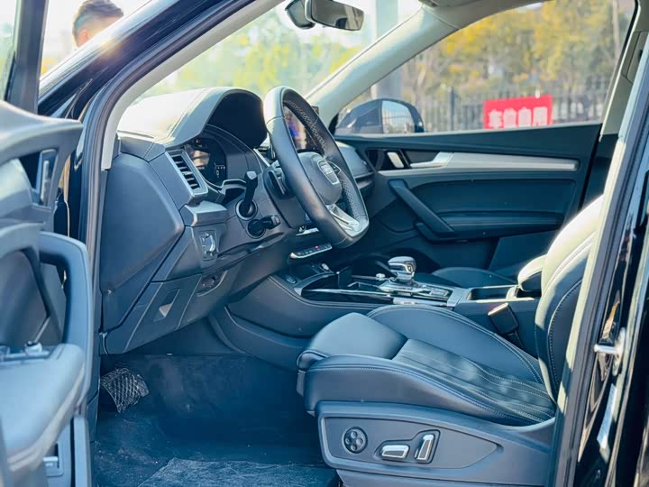 Фото 4 - Audi Q5L