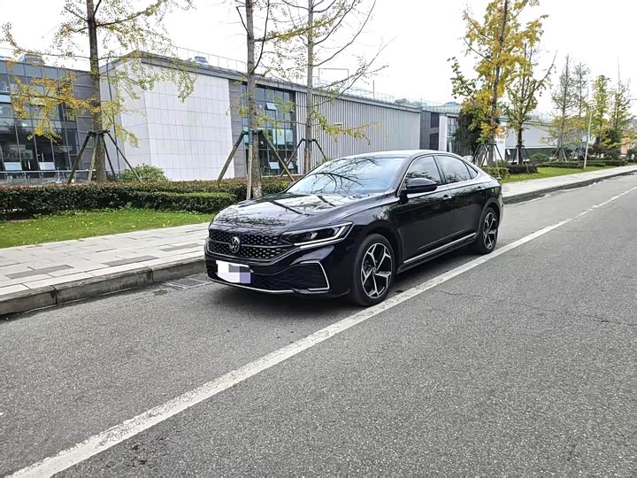 Фото 1 - Volkswagen Passat