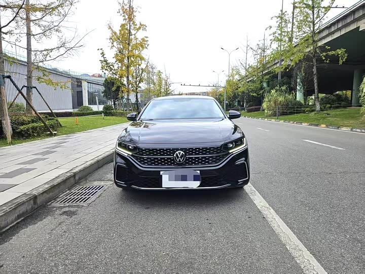 Фото 2 - Volkswagen Passat