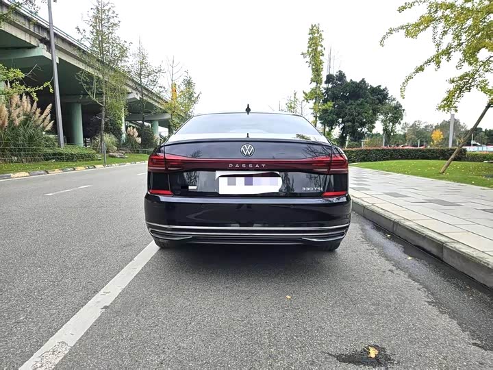 Фото 8 - Volkswagen Passat