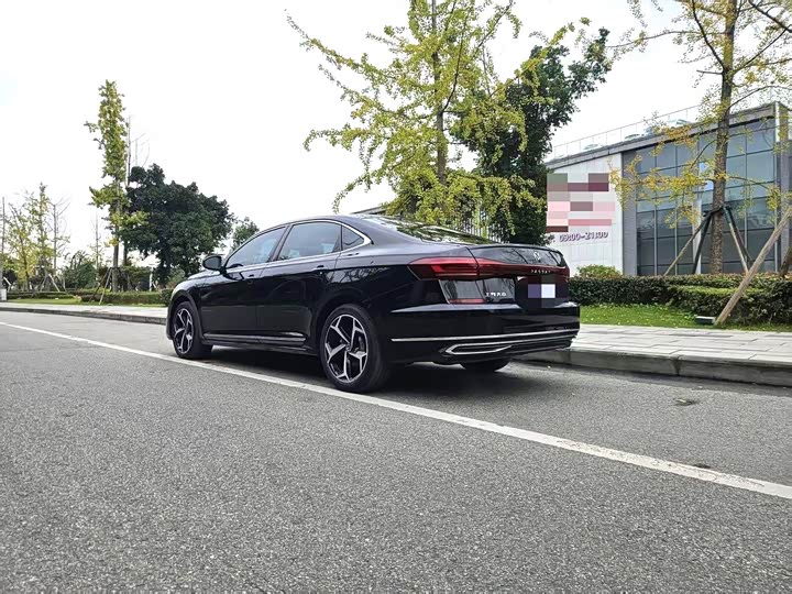 Фото 9 - Volkswagen Passat