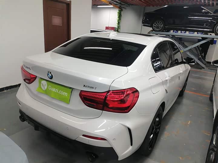 Фото 7 - BMW 1 Series