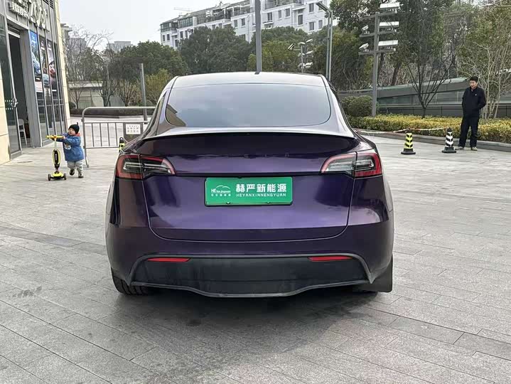 Фото 8 - Tesla Model Y