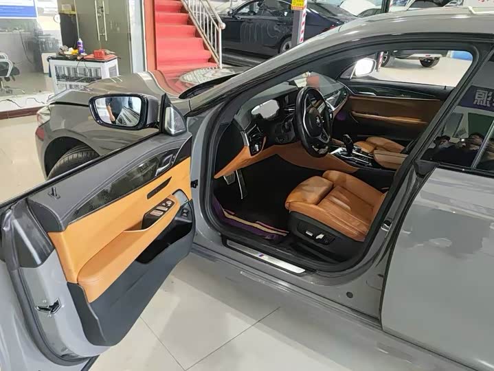 Фото 3 - BMW 6 Series GT