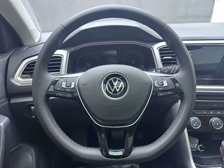 Фото 7 - Volkswagen T-Roc
