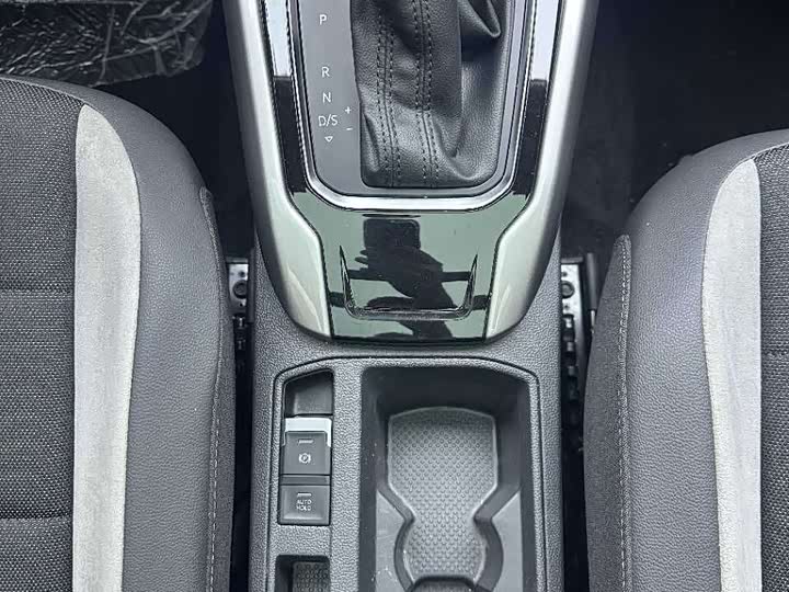 Фото 8 - Volkswagen T-Roc