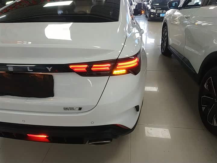 Фото 8 - Geely Binrui