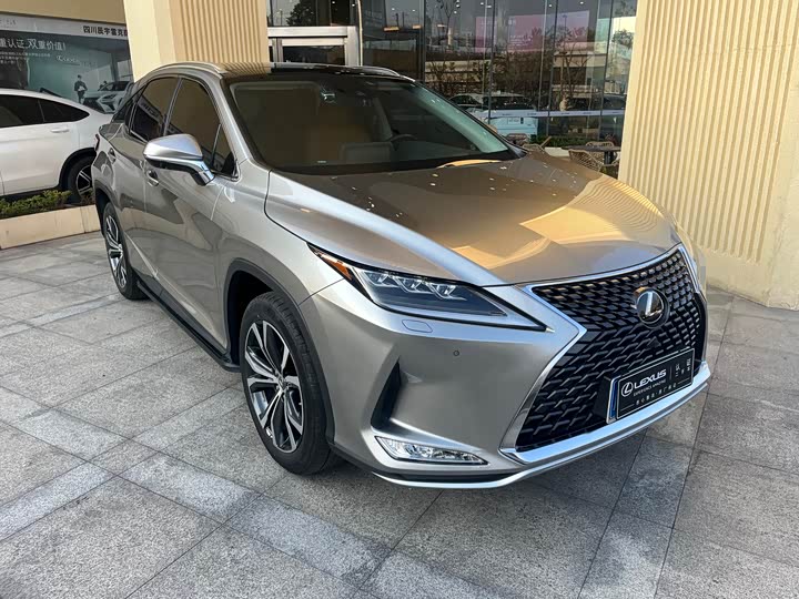 Фото 3 - Lexus RX