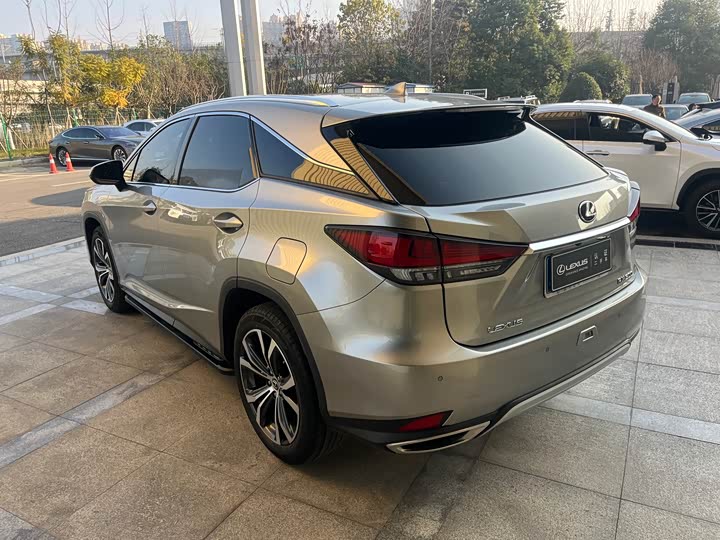 Фото 7 - Lexus RX