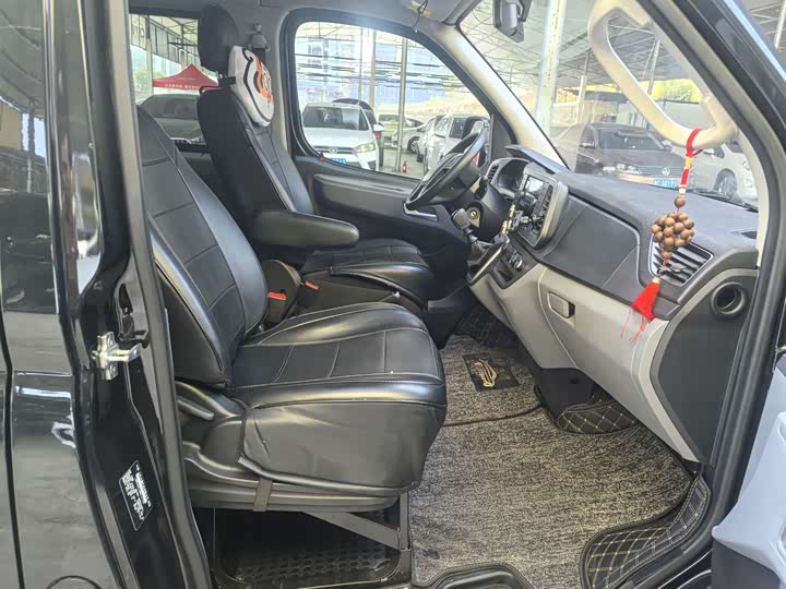 Фото 5 - Maxus V80