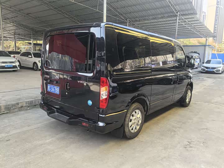 Фото 8 - Maxus V80