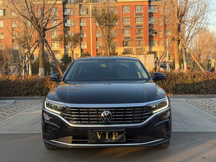 Фото 1 - Volkswagen Passat