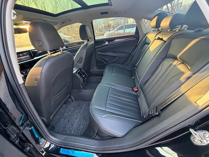 Фото 6 - Volkswagen Passat