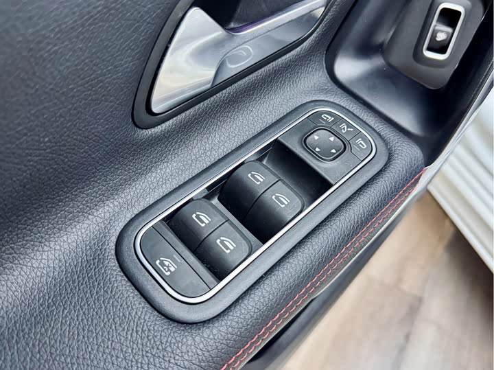 Фото 7 - Mercedes-Benz A-Class