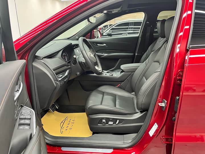 Фото 6 - Cadillac XT4